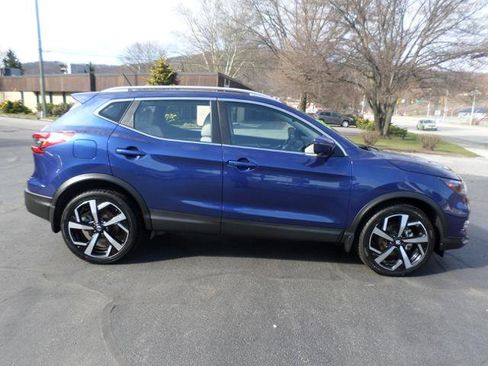 Used 2022 Nissan Rogue Sport SL w/ Premium Package AWD/4WD image 8