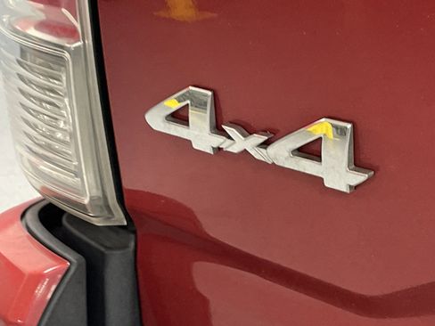 Used 2017 Toyota Tacoma Limited image 9