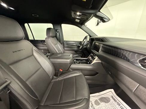 Used 2022 GMC Yukon XL Denali w/ Advanced Technology Package image 36