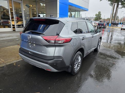 Used 2023 Nissan Rogue S image 6