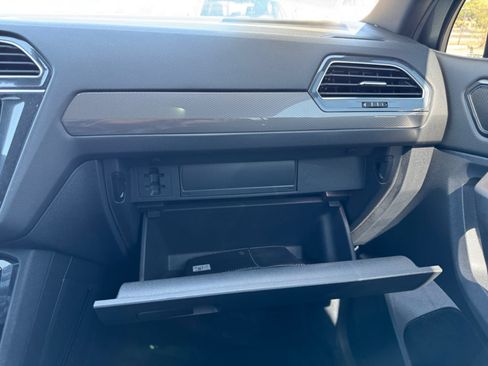 Used 2022 Volkswagen Tiguan SE R-Line FWD image 24