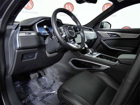 Used 2026 Jaguar F-PACE R-Dynamic S image 17