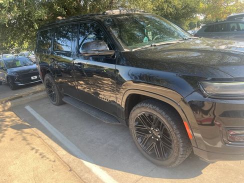 Used 2022 Jeep Wagoneer Series I AWD/4WD image 6