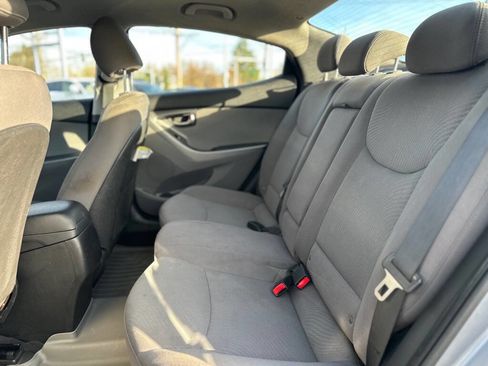 Used 2016 Hyundai Elantra SE FWD image 18
