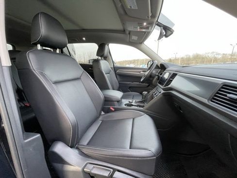 Used 2021 Volkswagen Atlas SE w/ Panoramic Sunroof Package image 34