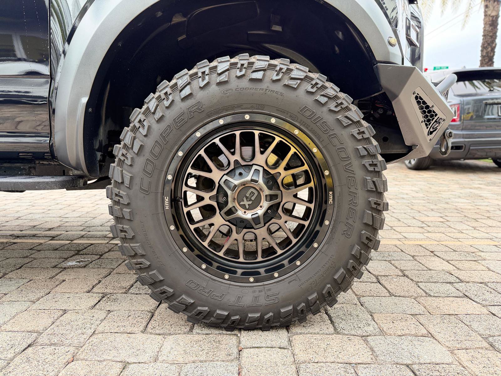 Used 2019 Ford F150 Raptor w/ Equipment Group 802A Luxury AWD/4WD image 26
