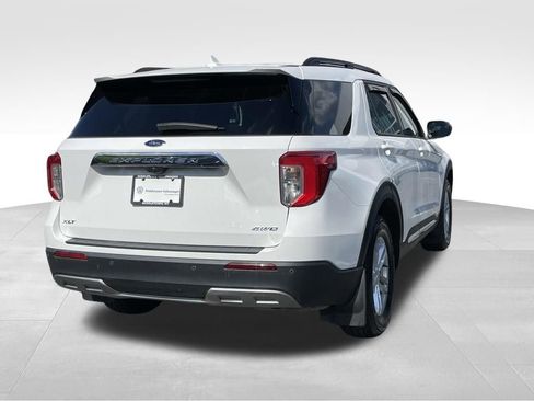 Used 2022 Ford Explorer XLT w/ Equipment Group 202A AWD/4WD image 4