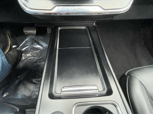 Used 2023 Lincoln Corsair AWD image 23