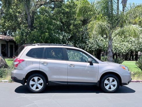 Used 2016 Subaru Forester 2.5i Premium w/ All-Weather Package AWD/4WD image 5