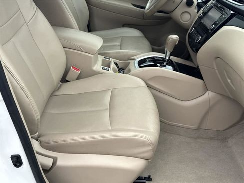 Used 2015 Nissan Rogue SL w/ SL Premium Package AWD/4WD image 17