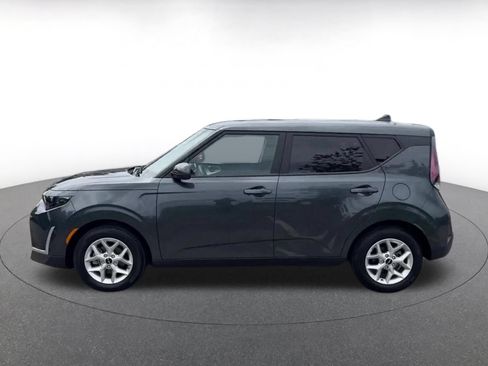 Used 2025 Kia Soul LX w/ LX Technology Package FWD image 8