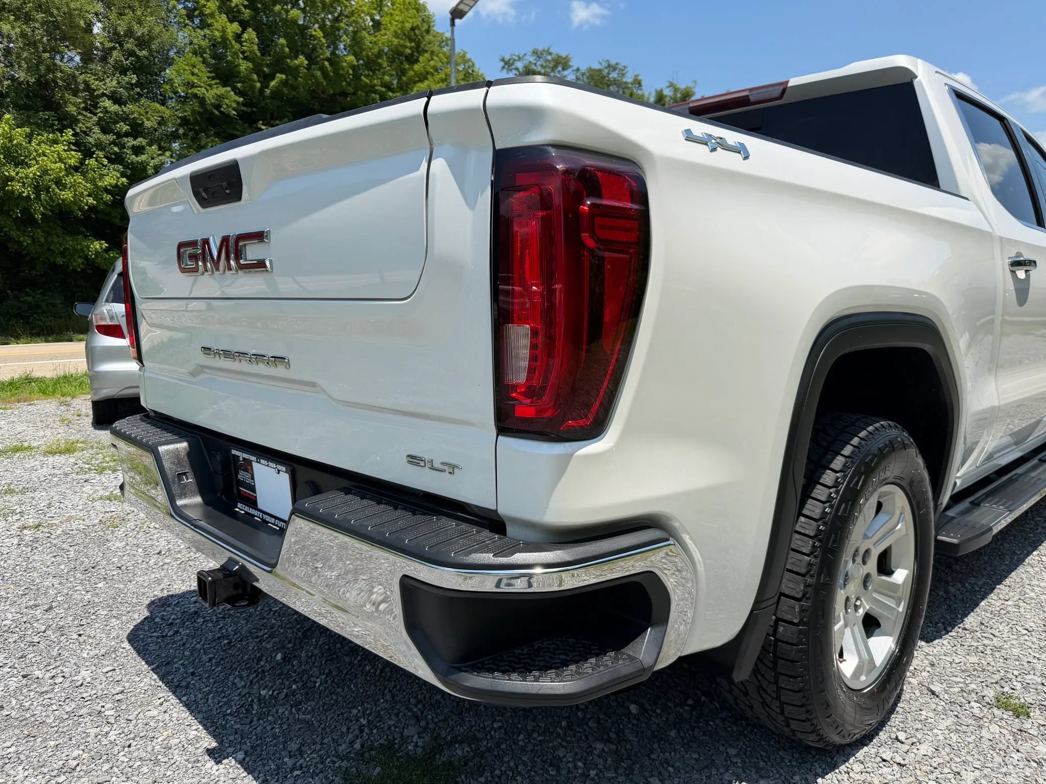 Used 2019 GMC Sierra 1500 SLT w/ SLT Premium Package AWD/4WD image 11