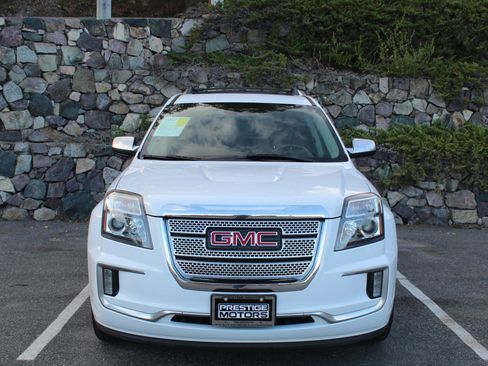 Used 2017 GMC Terrain Denali image 3