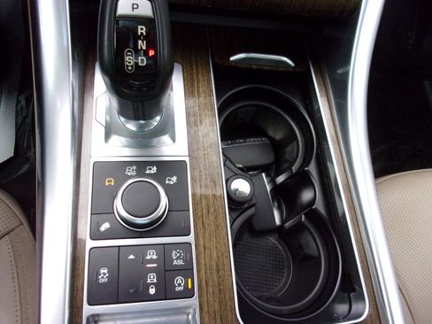 Used 2016 Land Rover Range Rover Sport HSE image 29