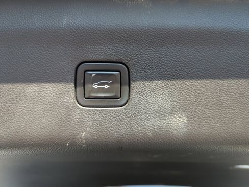 Used 2020 Buick Enclave Essence w/ LPO, Floor Liner Package image 39