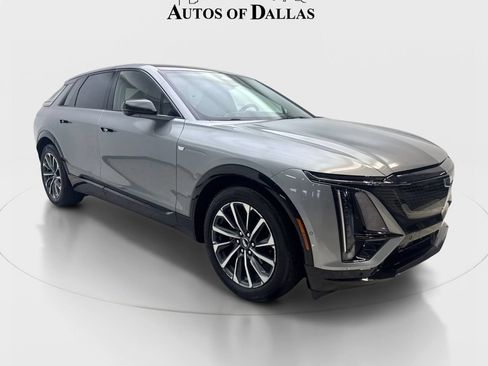 Used 2024 Cadillac Lyriq Sport w/ LPO, Floor Liner Package AWD/4WD image 4