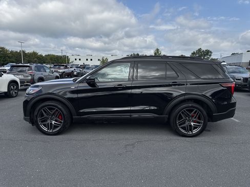 Used 2025 Ford Explorer ST-Line w/ ST-Line Street Pack AWD/4WD image 27