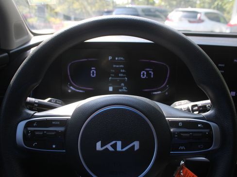 Used 2023 Kia Sportage LX AWD/4WD image 24