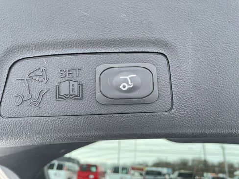 Used 2017 Lincoln MKC Select w/ Select Plus Package image 8