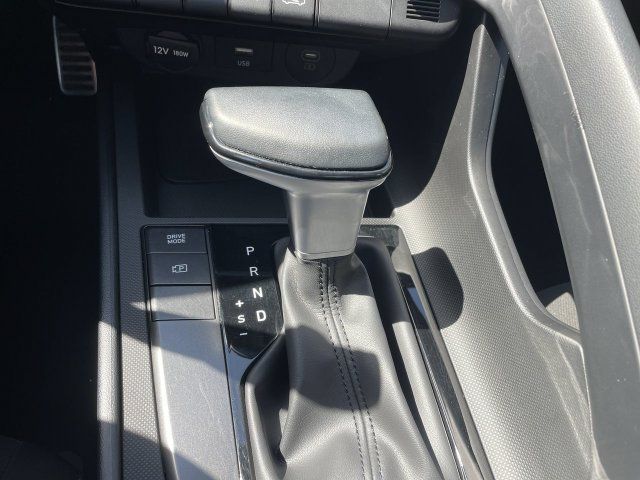 Used 2025 Hyundai Elantra Sport FWD image 15