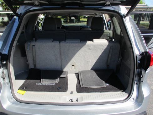 Used 2019 Toyota Highlander XLE image 25