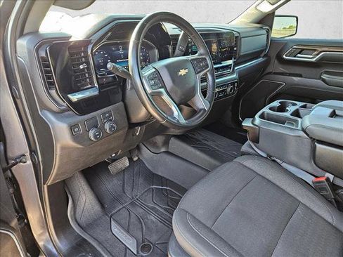 Used 2024 Chevrolet Silverado 1500 LT RWD image 10