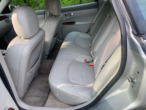Used 2009 Buick LaCrosse CXL w/ Driver Confidence Package FWD image 15