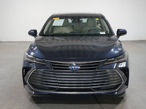 Used 2019 Toyota Avalon Limited w/ Advanced Safety Package FWD image 2