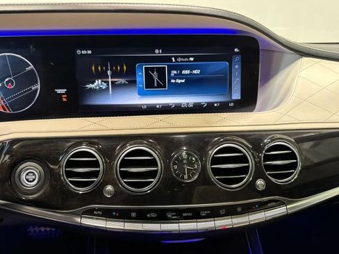 Used 2018 Mercedes-Benz S 560 Sedan image 20