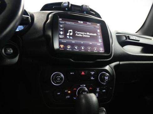 Used 2021 Jeep Renegade Latitude AWD/4WD image 24