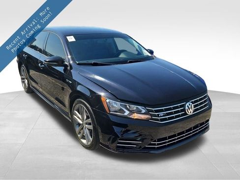Used 2018 Volkswagen Passat 2.0T S FWD image 1