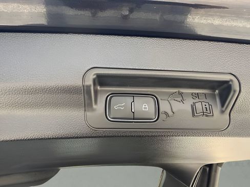 Used 2023 Ford Explorer XLT w/ Equipment Group 202A AWD/4WD image 22