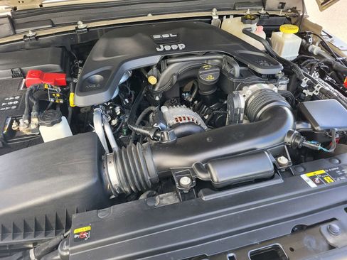 Used 2020 Jeep Gladiator Sport w/ Trailer Tow Package AWD/4WD image 29