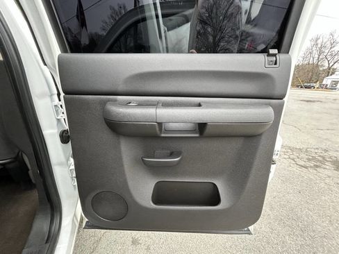 Used 2007 GMC Sierra 2500 SLE w/ Z71 Off-Road Package image 23