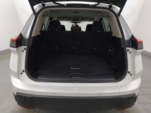 Used 2024 Nissan Rogue SV image 29