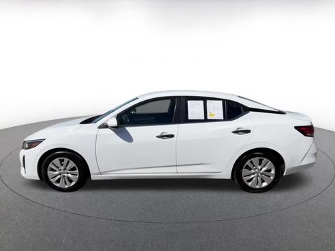 Used 2025 Nissan Sentra S FWD image 9