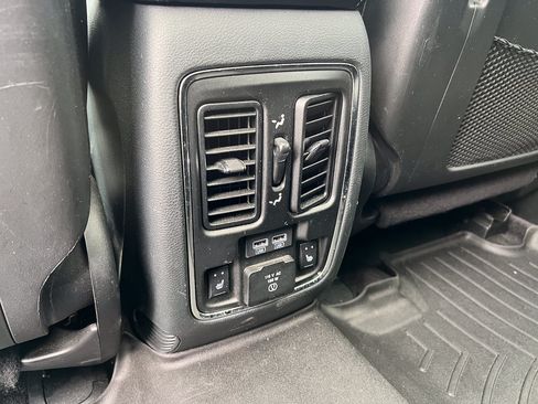 Used 2018 Jeep Grand Cherokee Limited w/ Luxury Group II AWD/4WD image 28