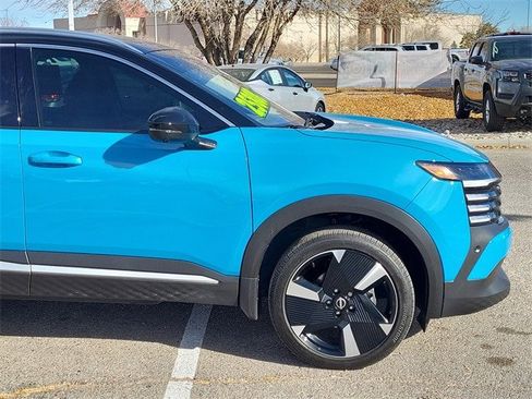 Certified 2025 Nissan Kicks SR image 3