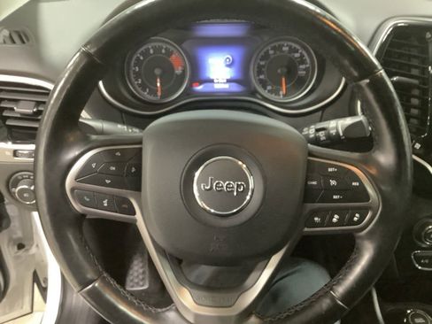 Used 2021 Jeep Cherokee Limited image 12