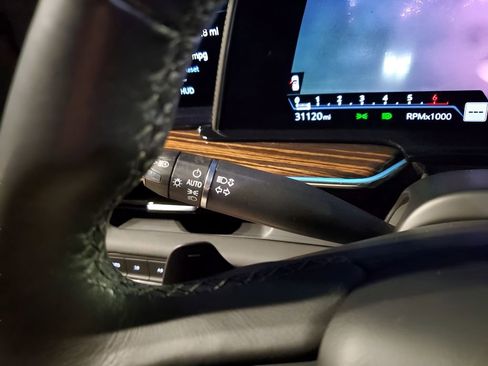 Certified 2023 Cadillac Escalade Premium Luxury image 35