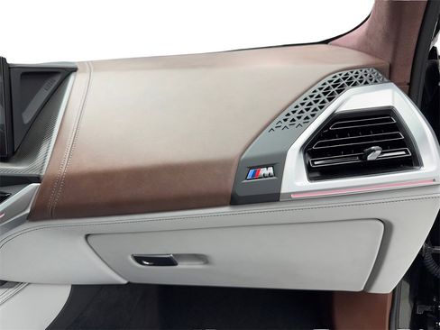 Used 2023 BMW XM image 42