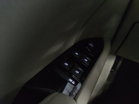 Used 2016 Cadillac XTS Luxury w/ Driver Awareness Package FWD image 27