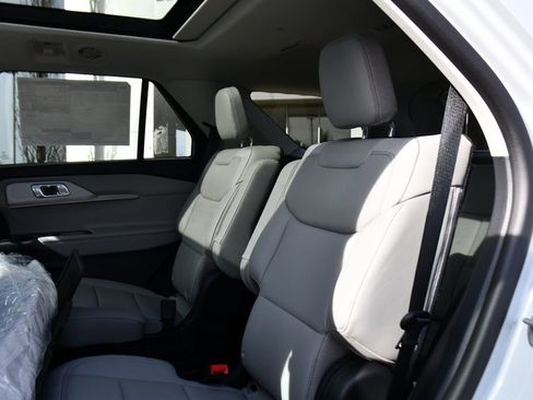 New 2026 Ford Explorer Active w/ Active Comfort Package AWD/4WD image 23