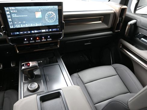 Used 2025 GMC Hummer EV 2X w/ LPO, Sport Package AWD/4WD image 39