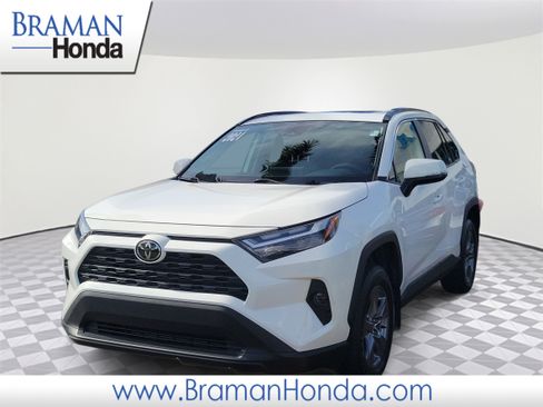 Used 2024 Toyota RAV4 XLE w/ Convenience Package FWD image 1