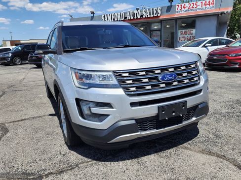 Used 2016 Ford Explorer XLT w/ Equipment Group 202A AWD/4WD image 1