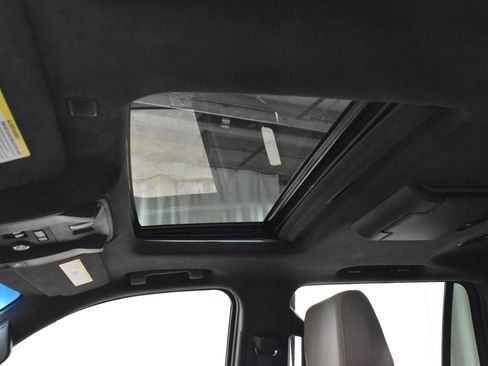 Used 2019 Cadillac Escalade Platinum image 4