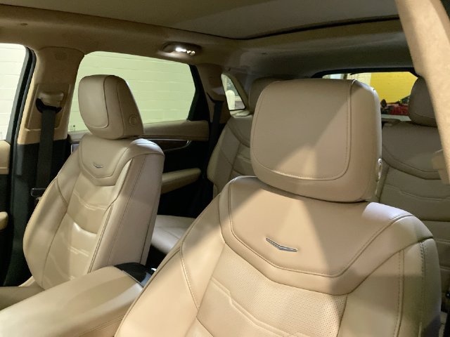 Used 2022 Cadillac XT5 Premium Luxury w/ Platinum Package AWD/4WD image 19