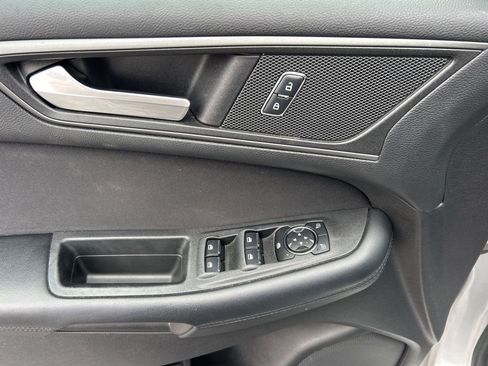 Used 2017 Ford Edge SE w/ Cargo Accessory Package image 5