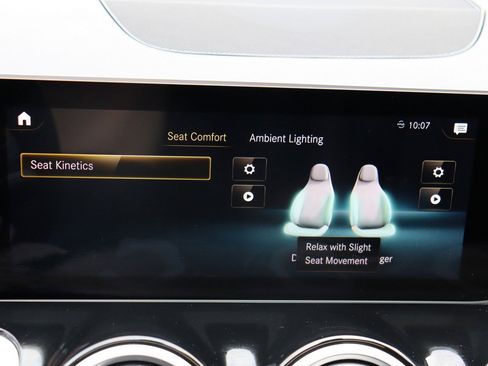 Used 2020 Mercedes-Benz GLB 250 w/ Premium Package image 38